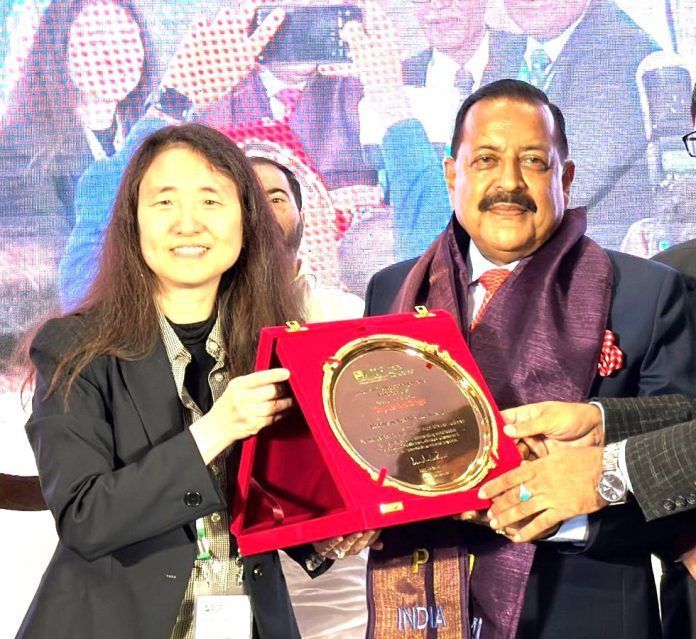 Dr. Jitendra Singh Honored with Prestigious “Distinguished Mentor of the Year” Award at ACP Conference