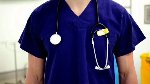 Fake Doctor Arrested for Selling Fraudulent Medical Degrees to Over 400 Students