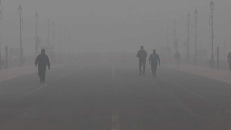 Delhi Air Quality Remains ‘Poor’, AQI at 293; Chandni Chowk Worst Affected